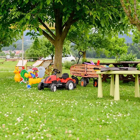 Glamping House Ranc אתר קמפינג *