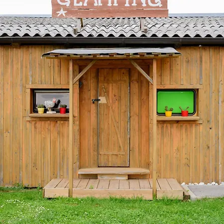 אתר קמפינג Glamping House Ranc *