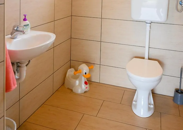 Glamping House Ranc キャンプ場 Luze